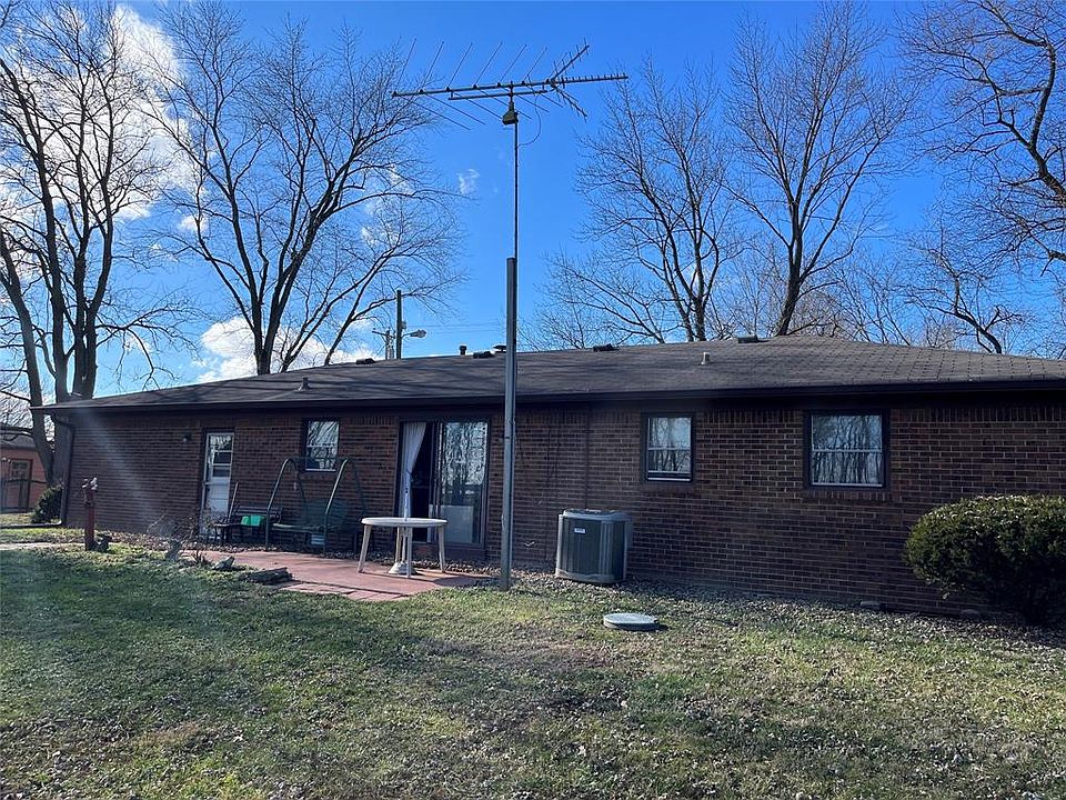 2nd image of 2907 N Graham Rd
