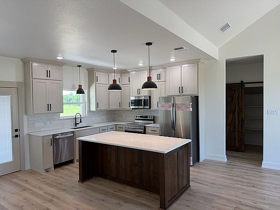 3rd image of 7889 Pecan Rd