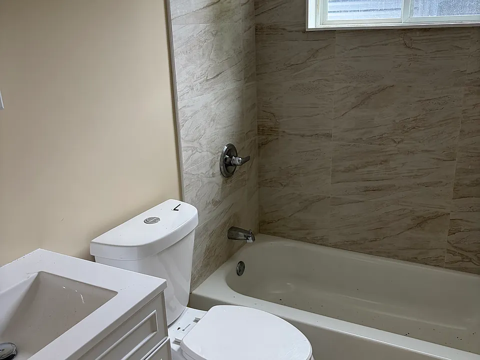 265 York Ave #2