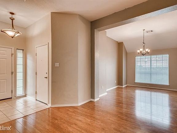 2nd image of 506 Pleasant Valley Dr