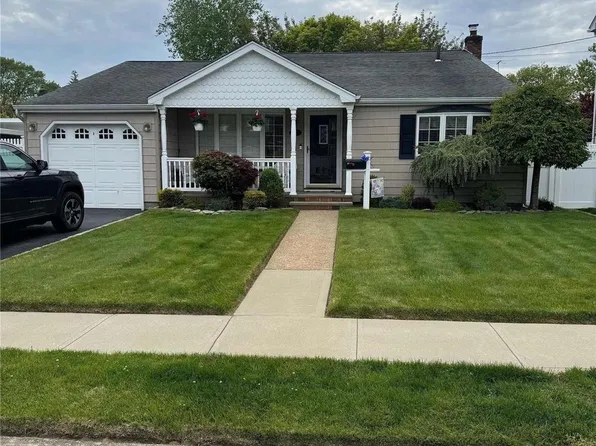 286 Atlantic Avenue, Massapequa Park, NY 11762