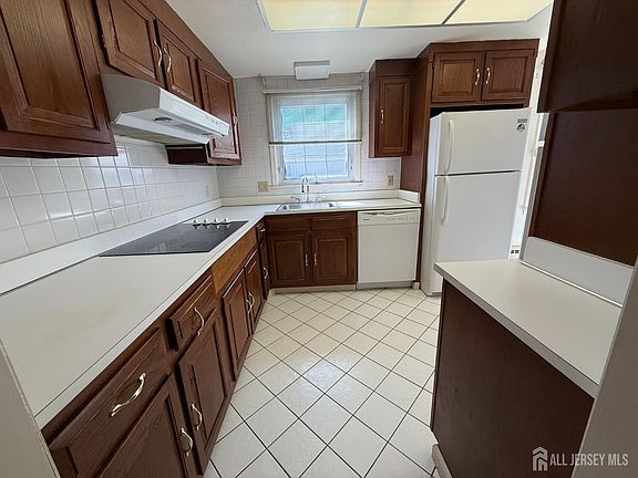 5th image of 194 Madison Ln #A