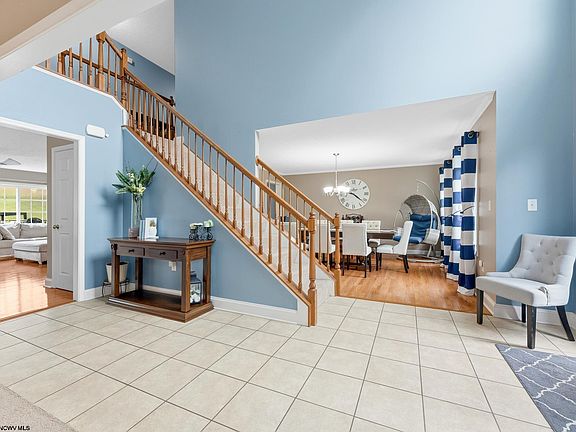 3rd image of 39 Bancroft Ct