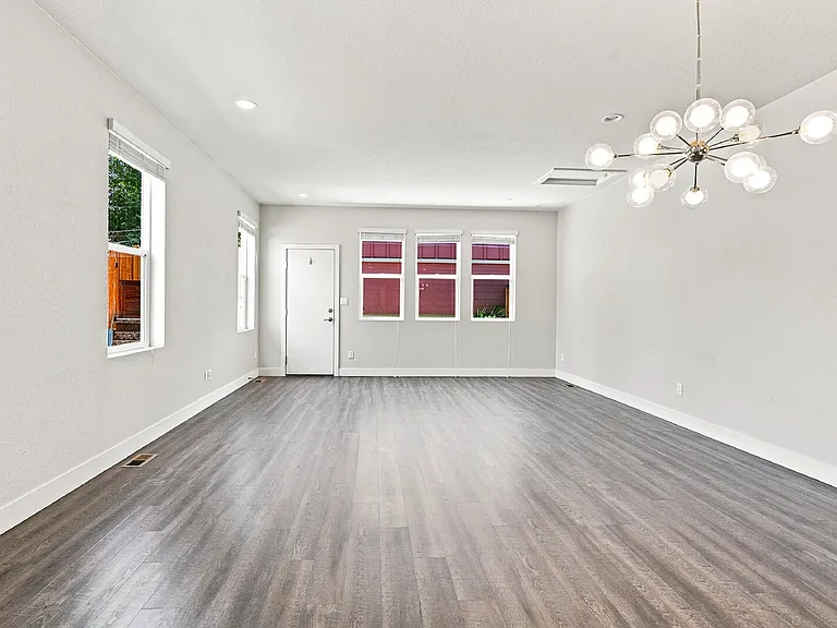 3078 S Lincoln St — Photo 10