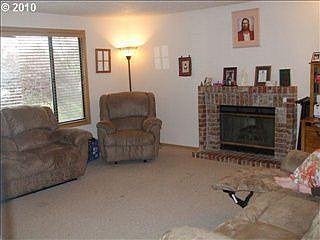 2nd image of 301 NW 102nd St