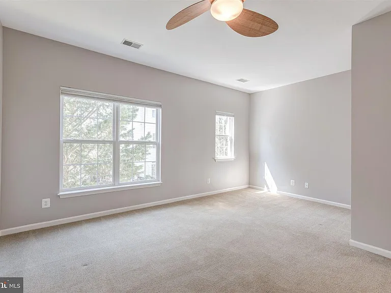 5140 Donovan Dr — Photo 19