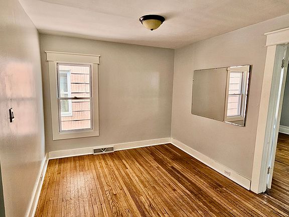 5th image of 911 Weschler Ave #2