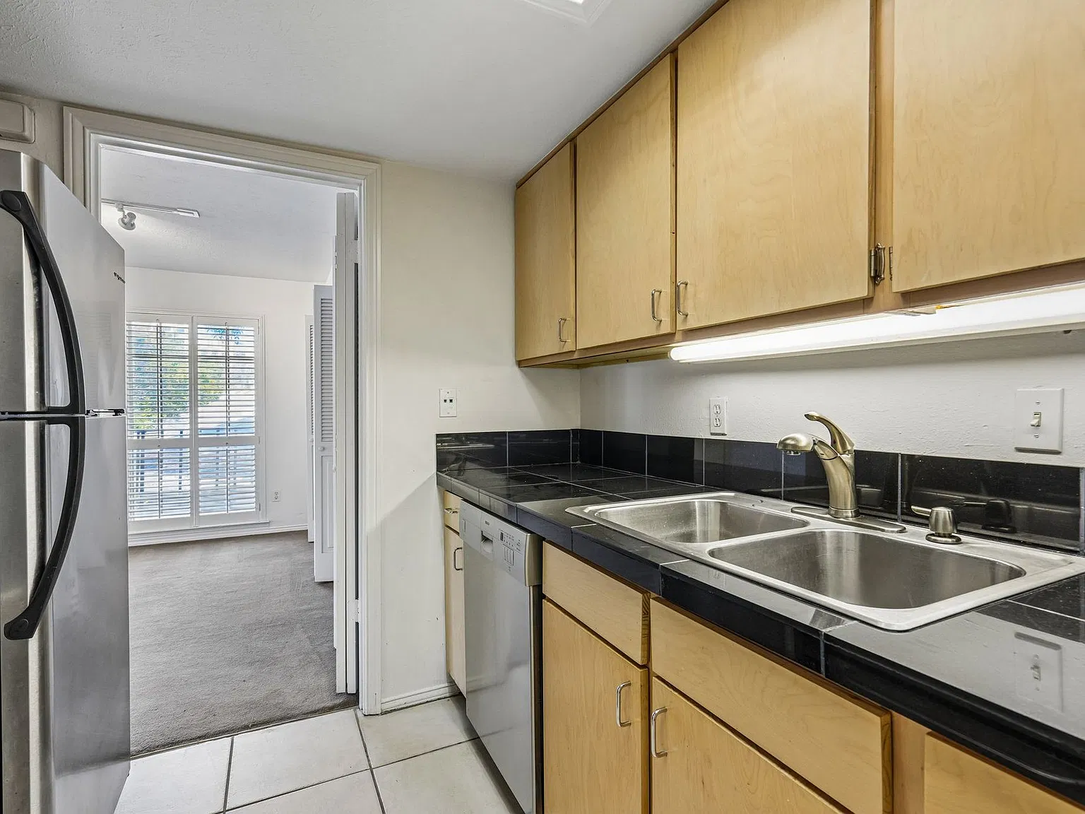 Kings Palace Apartments - Affordable Knox Henderson Units! Flexible Lease Terms Available — Photo 4
