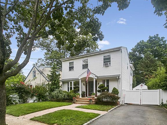 2nd image of 1109 Webber Ave