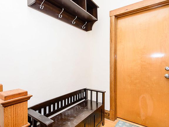2nd image of 2455 W Ainslie St #2
