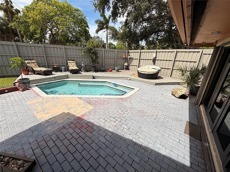 20451 NE 10th Pl — Photo 18