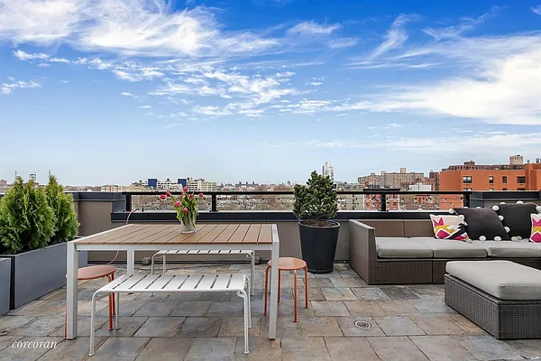 Sold by Corcoran | media 21