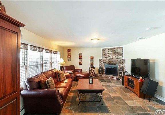 5th image of 57 Yoakum St