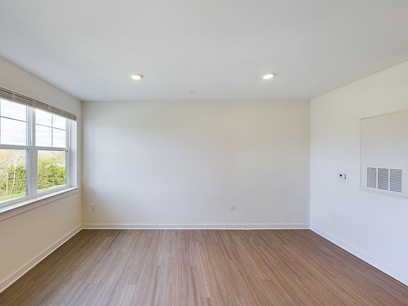 2nd image of 2520 New Port Royal Rd #3206