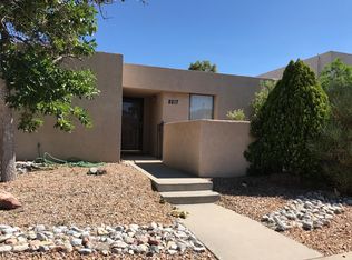 8217 Parrot Run Rd NE, Albuquerque, NM 87109