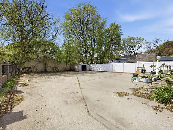 4th image of 1342 3rd Ave S