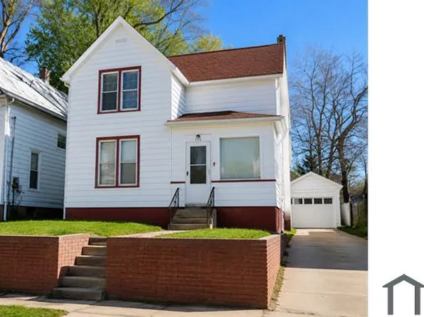 803 S James Ave #1, Freeport, IL 61032