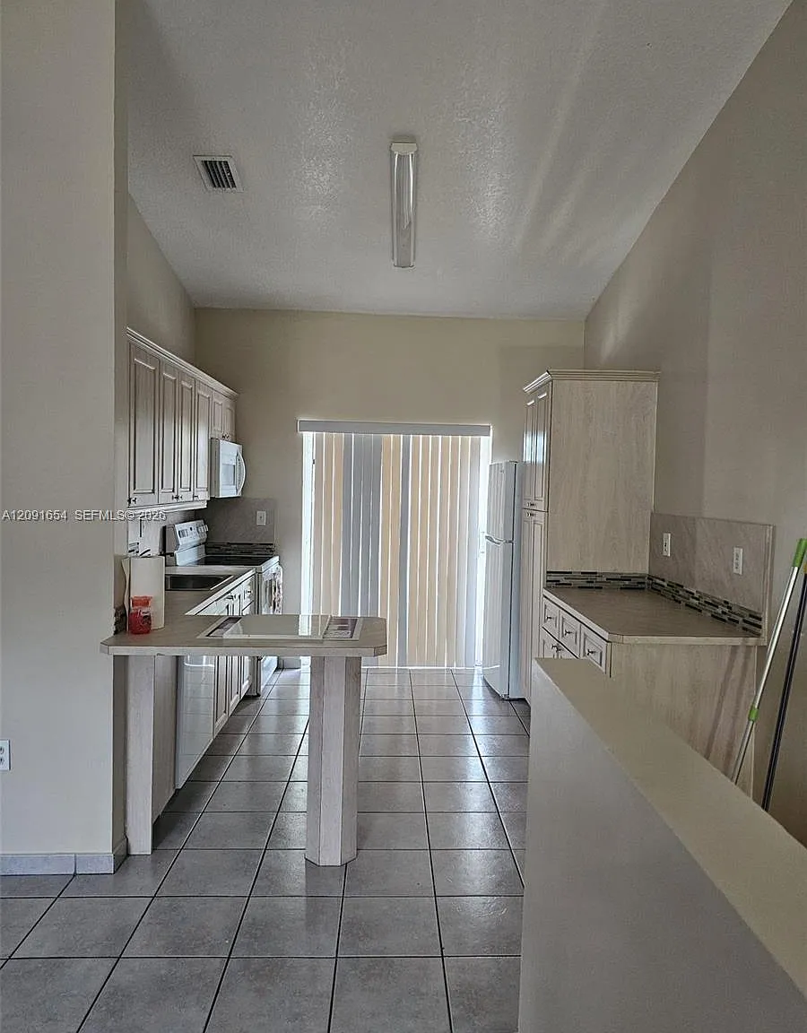 Poinciana Royale Villas C — Photo 2