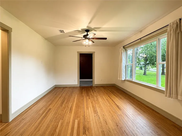 727 Mary Lake Dr — Photo 6