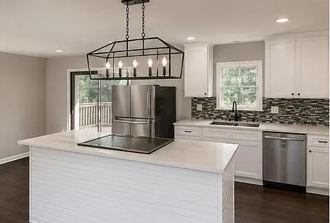 475 Georgia Ave — Photo 3
