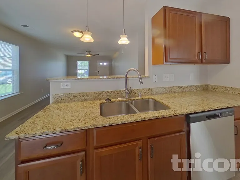 248 Eagle Pointe Dr — Photo 7