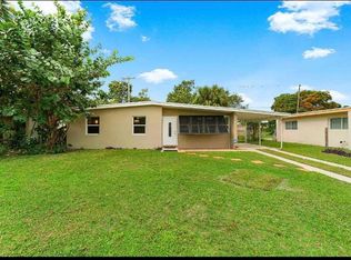 785 Hibiscus Dr, Royal Palm Beach, FL 33411