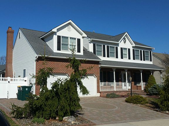2nd image of 12 Grist Mill Ln