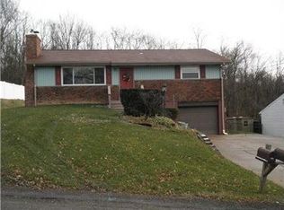 212 Palomino Dr, Oakdale, PA 15071