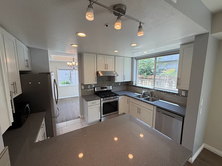 330 El Dorado St #4 — Photo 4