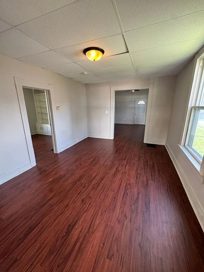 704 Davis St. — Photo 3