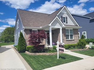 2460 Massoit Rd, Royal Oak, MI 48073