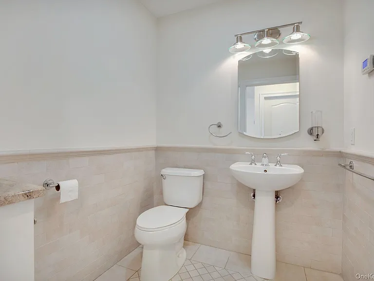 34 Della Dr — Photo 17