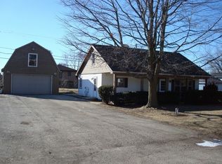 617 Columbus St, McHenry, IL 60051