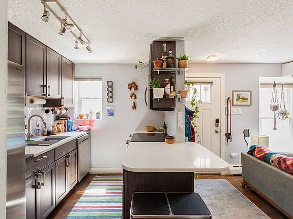 3rd image of 1355 Gaylord St APT 6