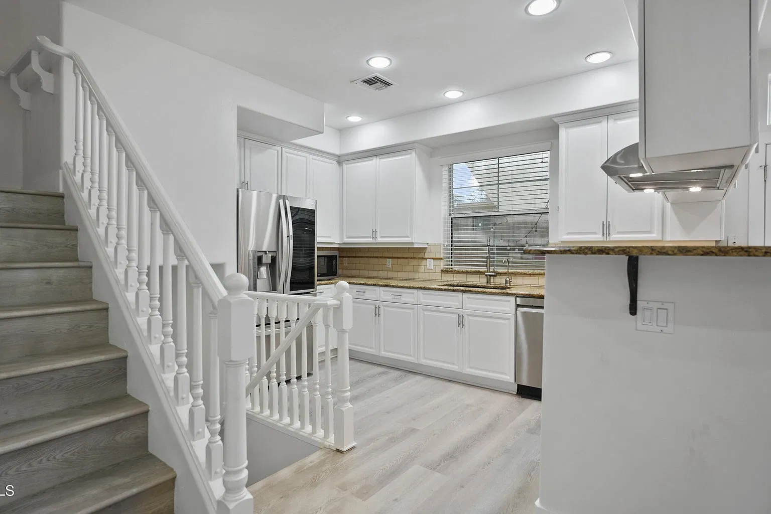 4 bed, 2622 sqft, $1,400 — Photo 4