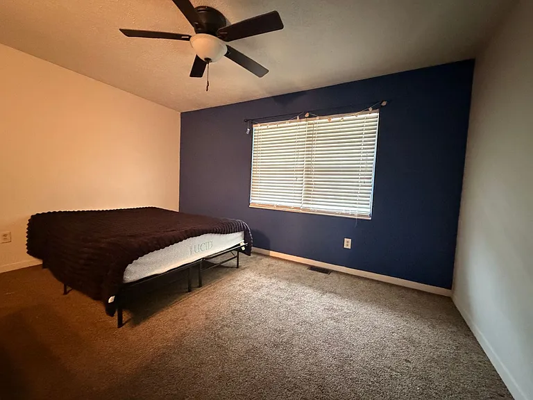 576 E Graham Pl — Photo 15