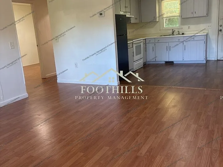 202 Kennemore St #8 — Photo 2