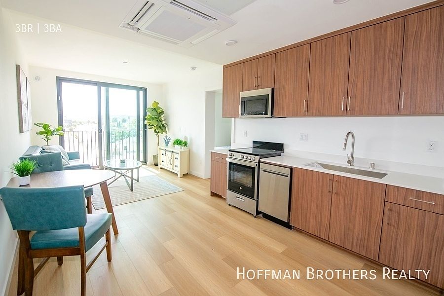 1st image of 2853 West Blvd #303