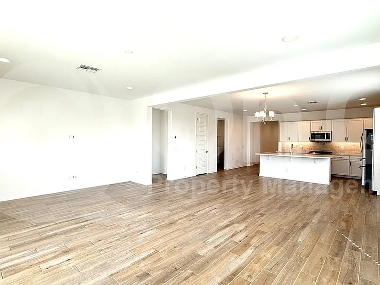 14765 W Sand Hills Rd — Photo 9