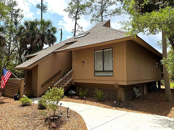 2nd image of 2 Palm Isle Ct