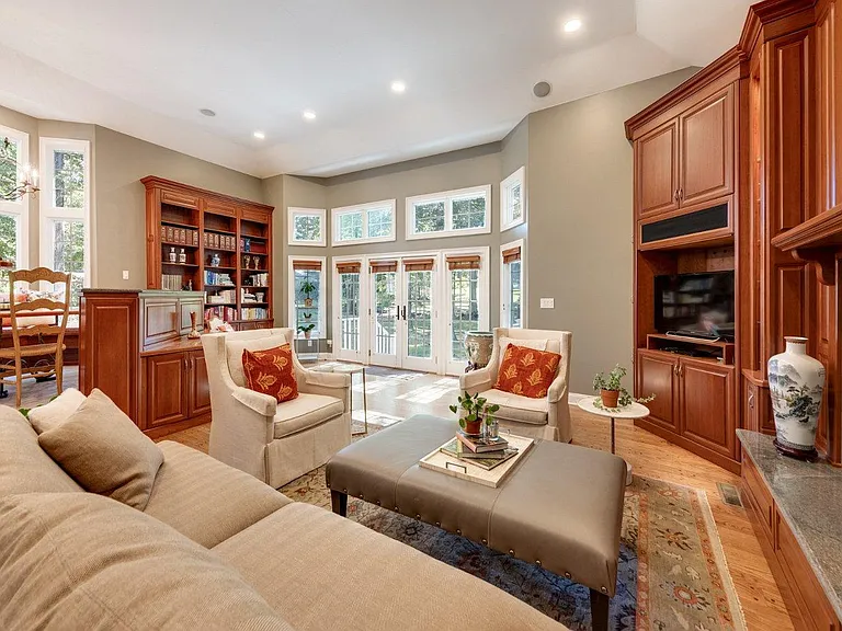 7 Byron Rd — Photo 13