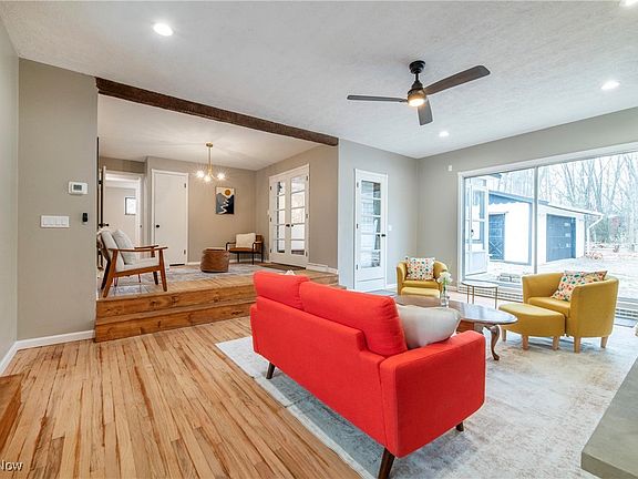 5th image of 26454 Strawberry Ln