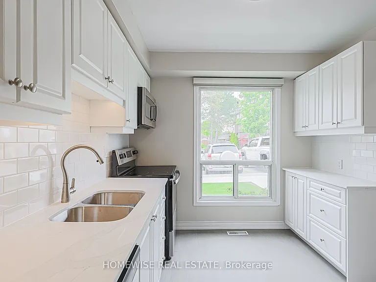 560 Waverly St N #25 — Photo 2
