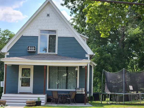 907 Park St, University Park, IA 52595