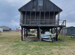 302 Flamingo St, Sargent, TX 77414