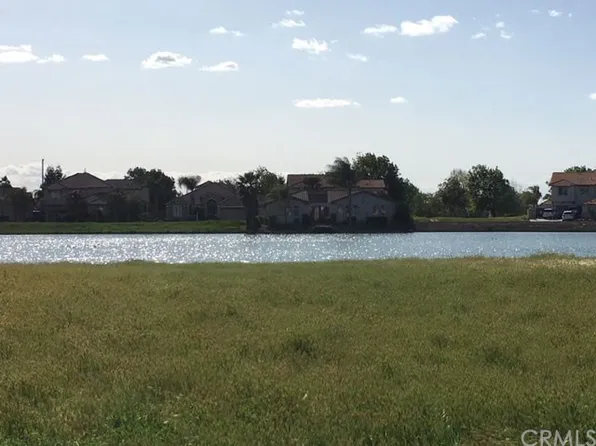 8385 Lakeshore Dr, Chowchilla, CA 93610