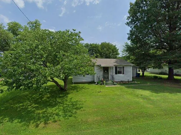 1611 Adams Ave, Seneca, MO 64865