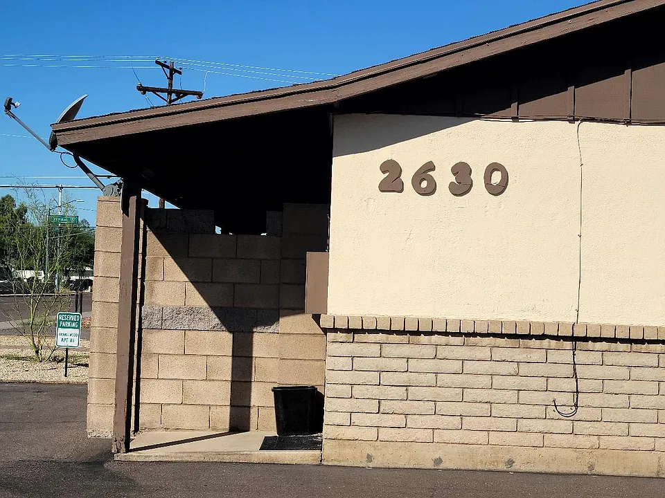 2630 W Orangewood Ave #6