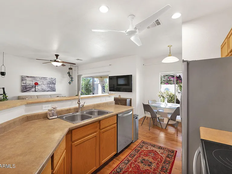 868 E Savannah Dr — Photo 12