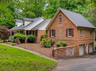 1054 Wilderness Run Dr, Yadkinville, NC 27055